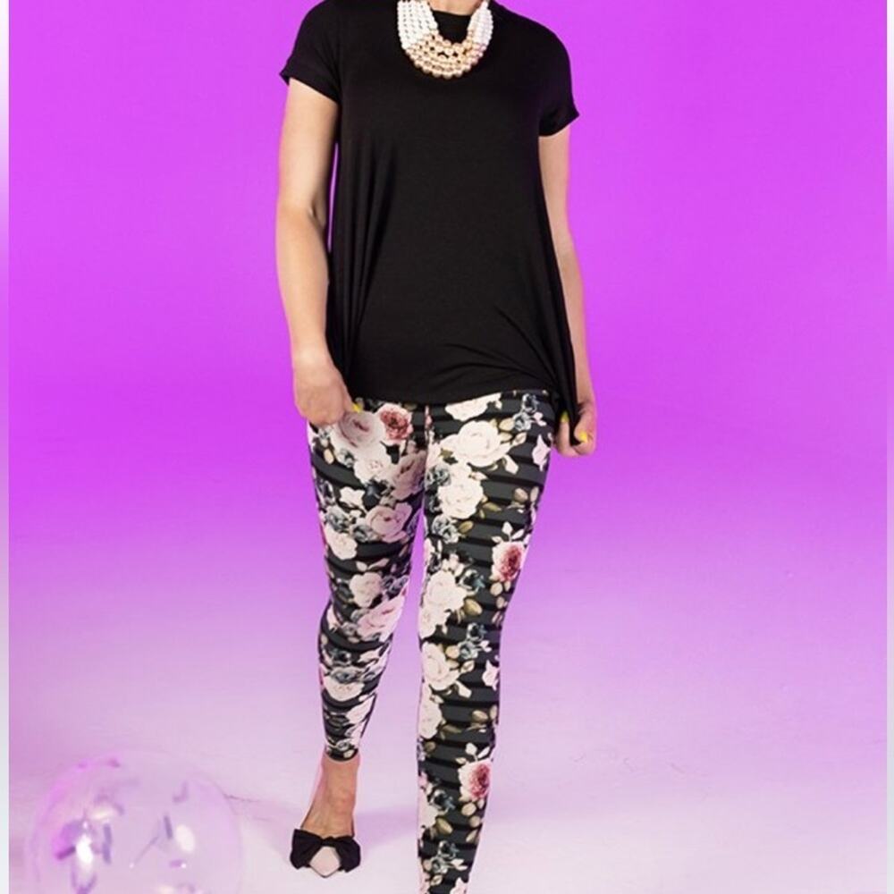 LuLaRoe Super Soft Leggings sz OS 2-10 Geometric Blues Red Yellow Stretchy Comfy - Picture 14 of 14